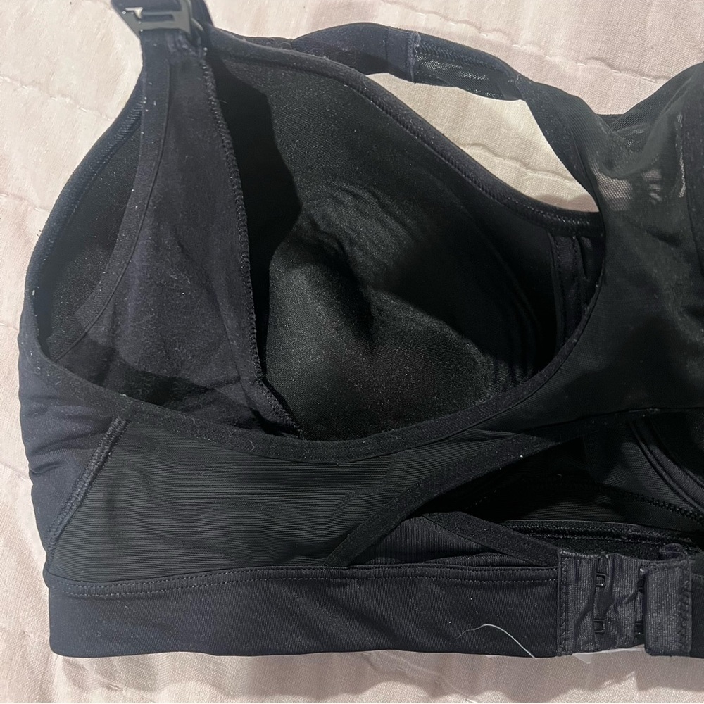 Old Navy Maternity High Support Nursing Sports Bra Black Jack Size 38 DD - Picture 9 of 12